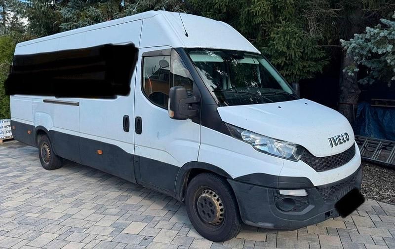 Gebraucht Iveco Daily 145 PS (106 kW) 2016 Weiß Limousine