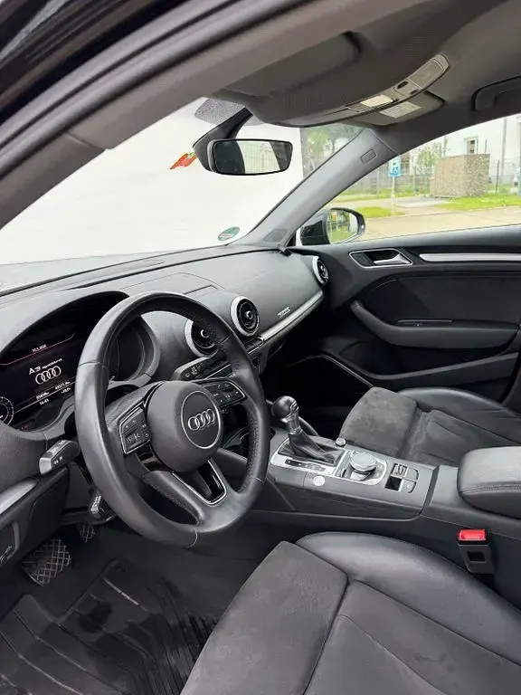Gebraucht Audi A3 Ambiente 190 PS (139 kW) 2020 Schwarz Limousine