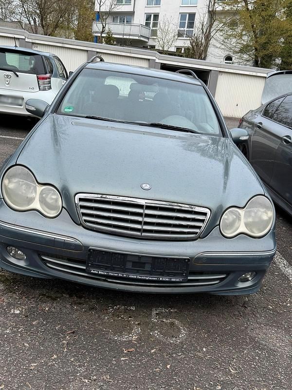 Gebraucht Mercedes C220 150 PS (110 kW) 2004 Kombi
