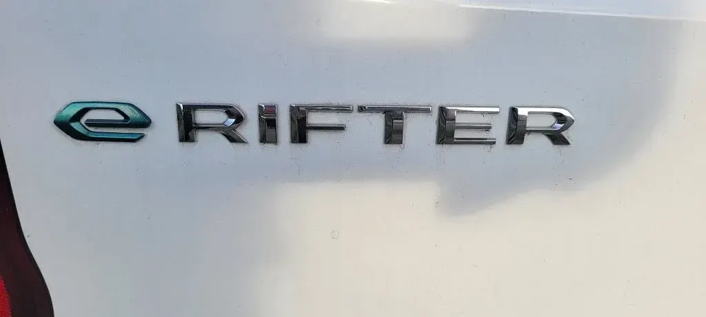 Neu Peugeot e-Rifter 100 kW (136 PS) 2026 Weiß Van / Kleinbus