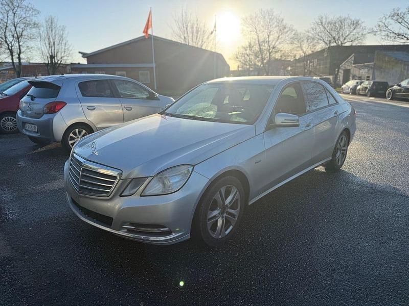 Gebraucht Mercedes E200 136 PS (100 kW) 2011 Silber Limousine