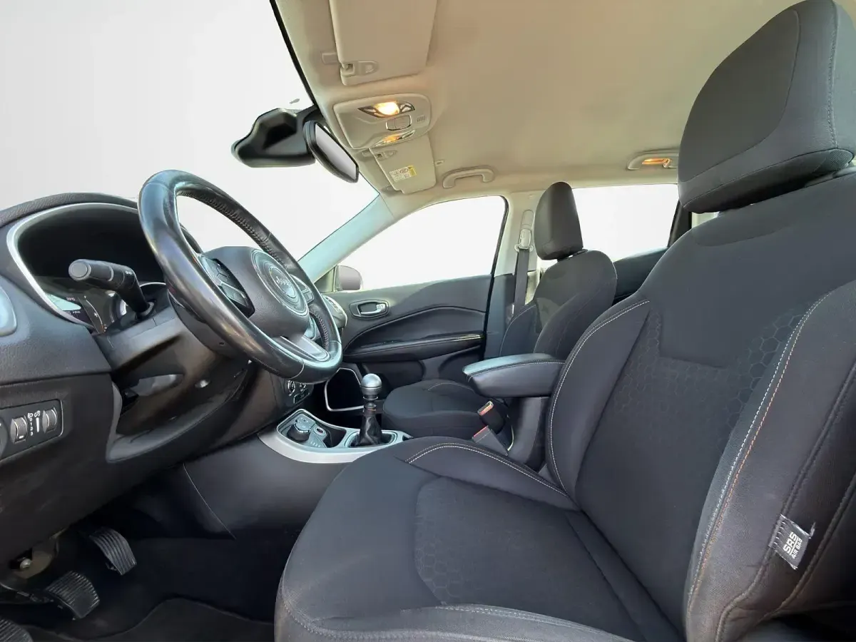 Gebraucht Jeep Compass Longitude 140 PS (102 kW) 2019 Schwarz SUV