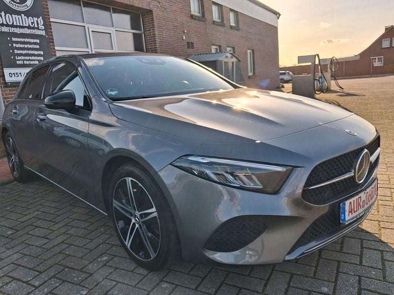 Gebraucht Mercedes A200 Progressive 150 PS (110 kW) 2023 Grau Limousine
