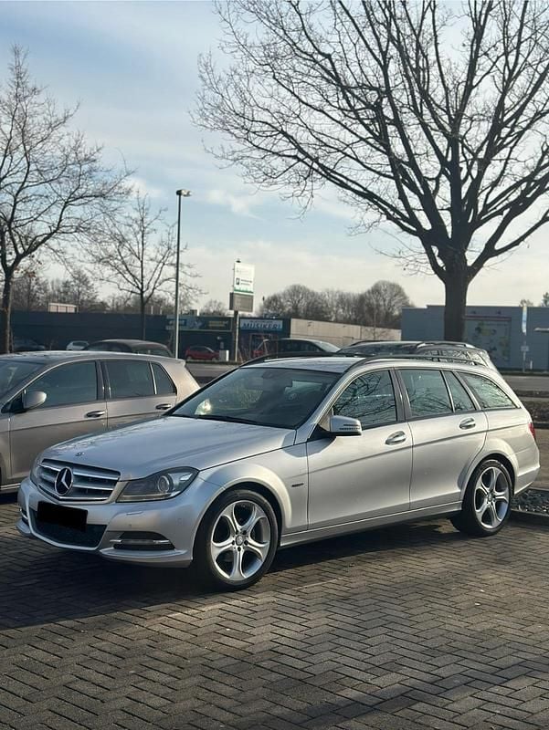 Silber Gebraucht 2012 Mercedes C220 Kombi | 6.900 € (Superpreis) - Bild 1/4
