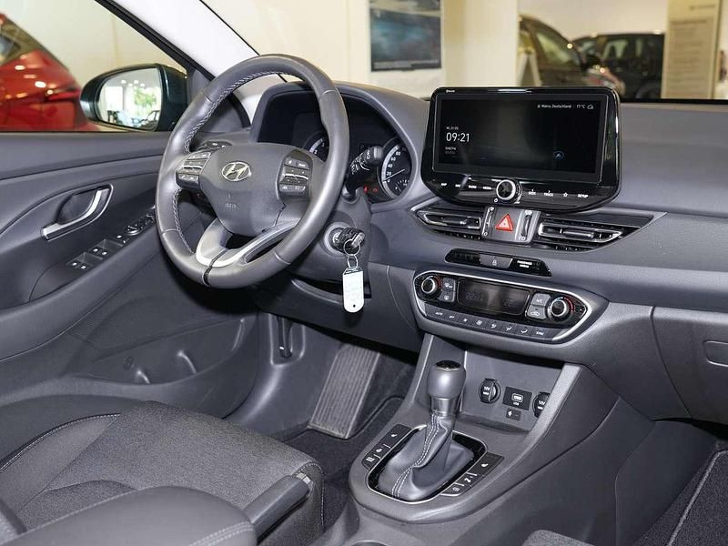 Gebraucht Hyundai i30 Trend 160 PS (117 kW) 2024 Grau Kombi