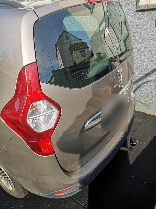 Gebraucht Dacia Lodgy 83 PS (61 kW) 2013 Gold Van / Kleinbus