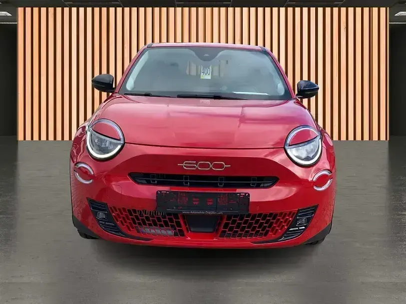 Gebraucht Fiat 600 La Prima 101 PS (74 kW) 2025 Rot SUV