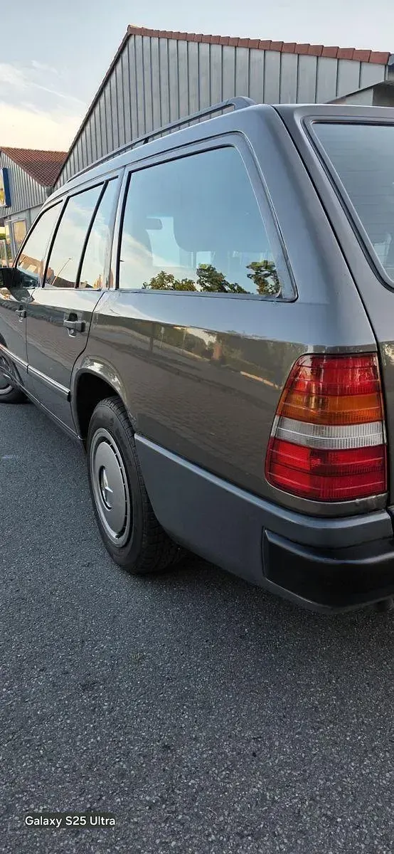 Gebraucht Mercedes 230 132 PS (97 kW) 1989 Grau Kombi