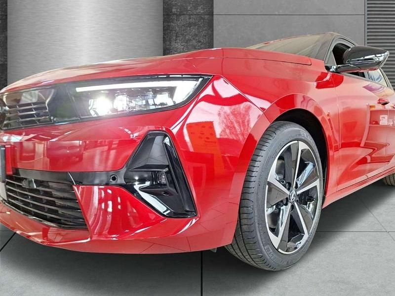 Gebraucht Opel Astra 136 PS (100 kW) 2024 Kardio rot Kleinwagen