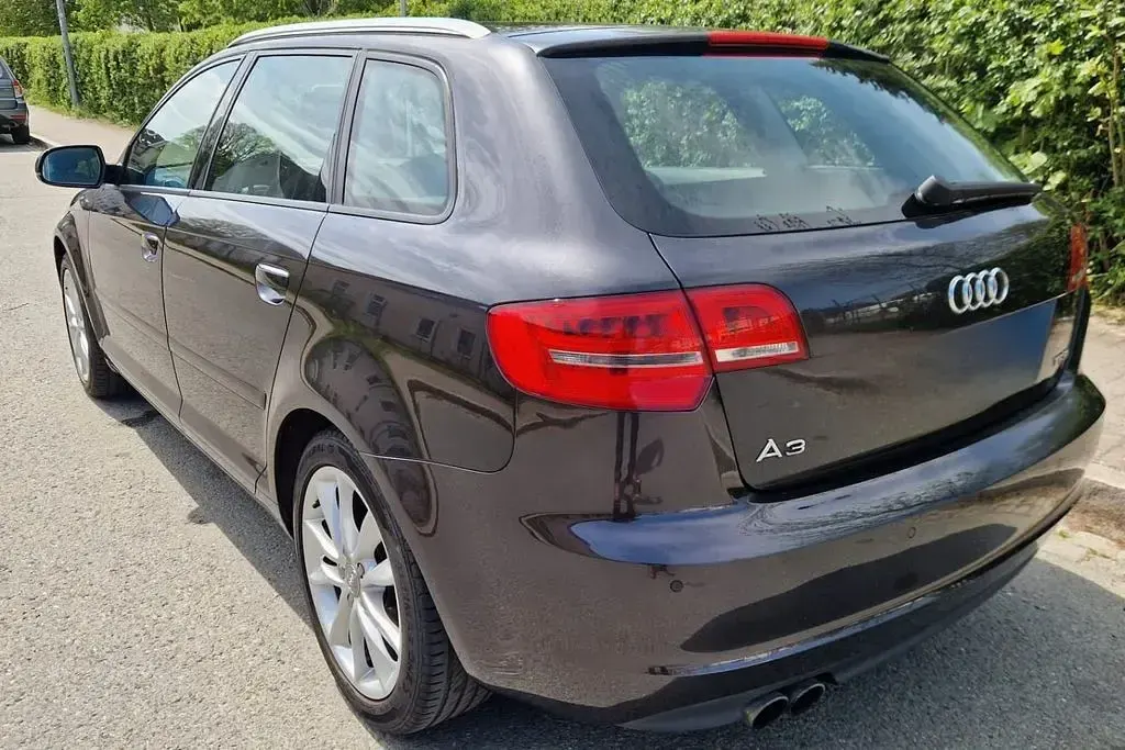 Używany Audi A3 Ambition 125 KM (91 kW) 2011 Szary Hatchback