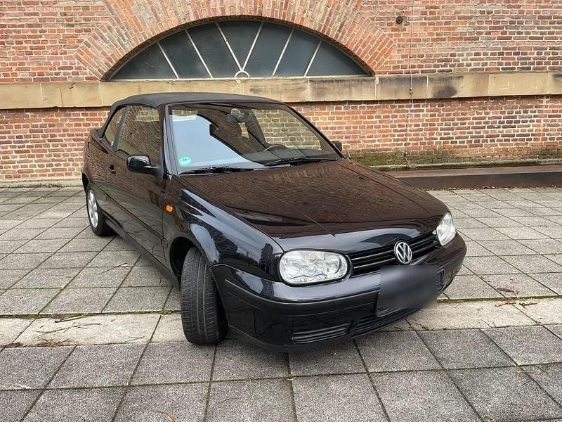 Gebraucht VW Golf Cabriolet 101 PS (74 kW) 1998 Schwarz Cabrio