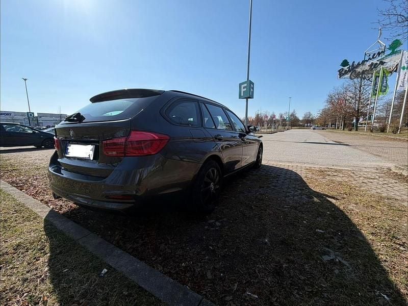 Second-hand BMW 320 190 CP (139 kW) 2016 Maro Berlinǎ