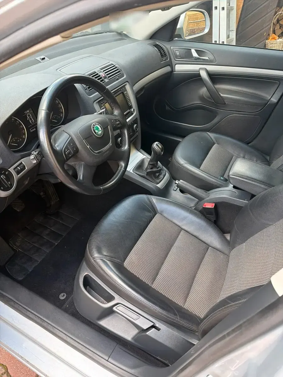 Używany Skoda Octavia 140 KM (102 kW) 2013 Srebrny Kombi