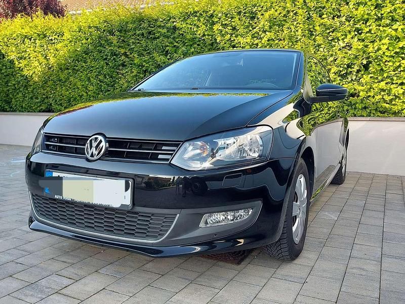 Schwarz Gebraucht 2011 VW Polo Style Limousine | 6.599 € (Fairer Preis) - Bild 1/4