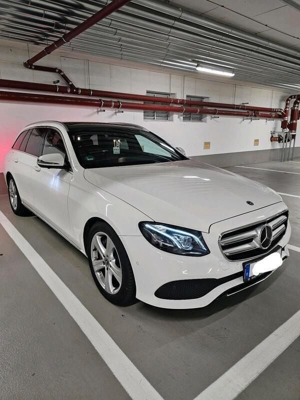 Weiß Gebraucht 2018 Mercedes E350 Kombi | 29.890 € (Teuer) - Bild 1/4