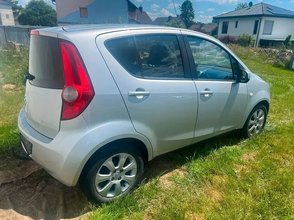 Gebraucht Opel Agila Edition 94 PS (69 kW) 2009 Grau Kleinwagen