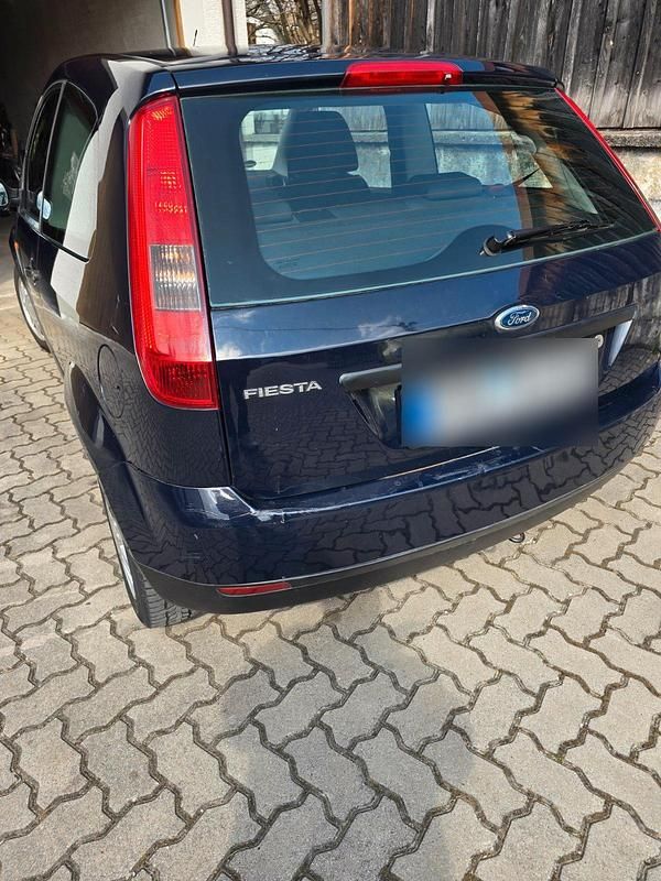 Gebraucht Ford Fiesta 60 PS (44 kW) 2005 Blau Kleinwagen