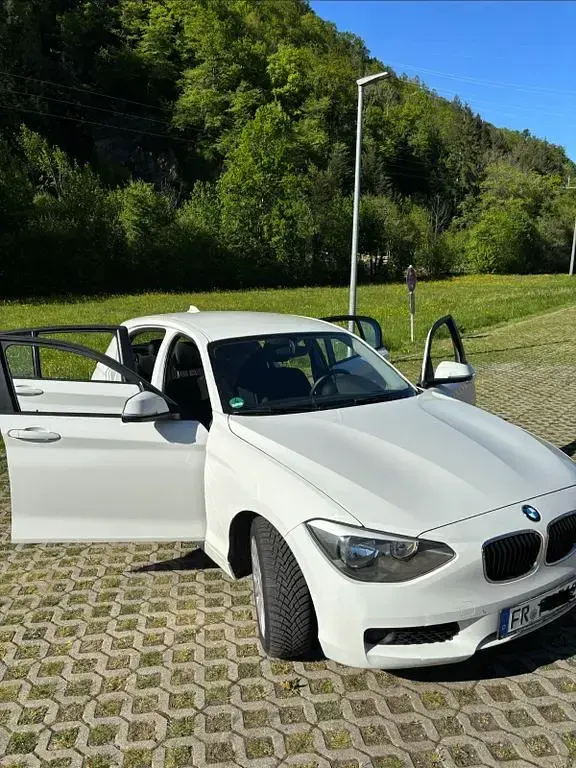 Gebraucht BMW 114 Sport Line 102 PS (75 kW) 2012 Weiß Kleinwagen