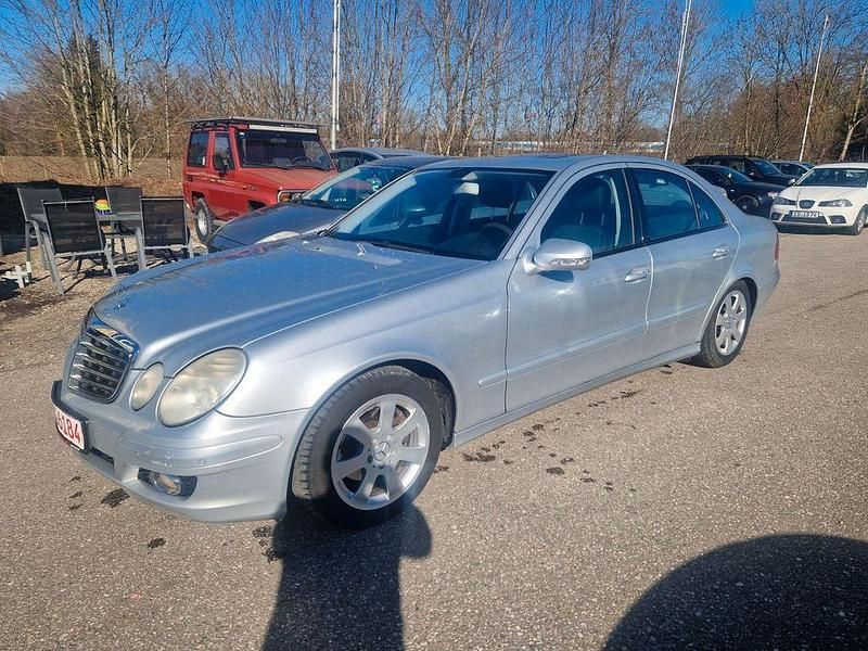 Gebraucht Mercedes E220 Elegance 170 PS (125 kW) 2007 Silber Limousine