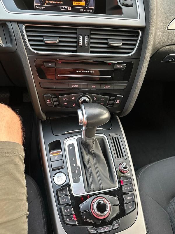 Gebraucht Audi A4 190 PS (139 kW) 2014 Blau Limousine