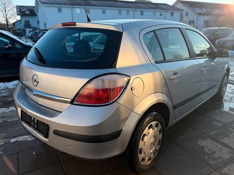 Gebraucht Opel Astra Sport 105 PS (77 kW) 2005 Silber Limousine