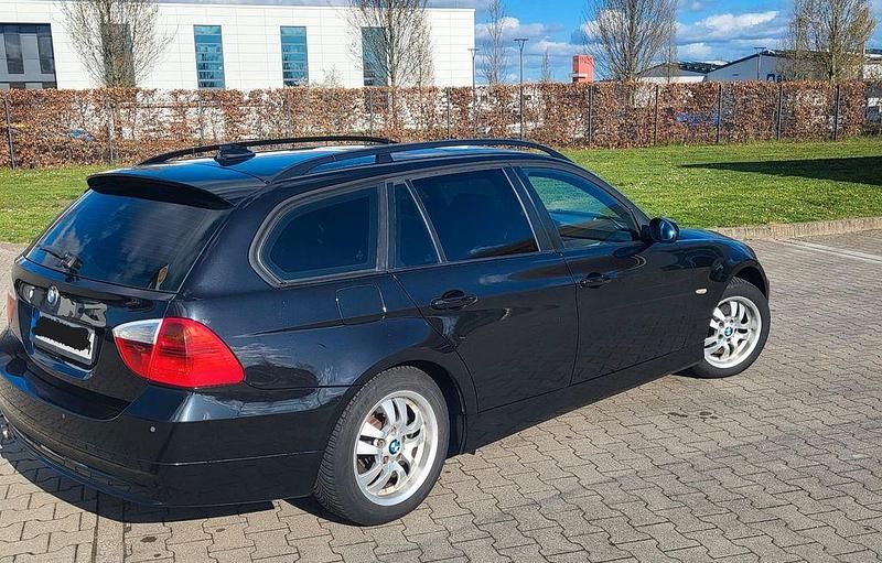 Gebraucht BMW 320 150 PS (110 kW) 2007 Schwarz Kombi
