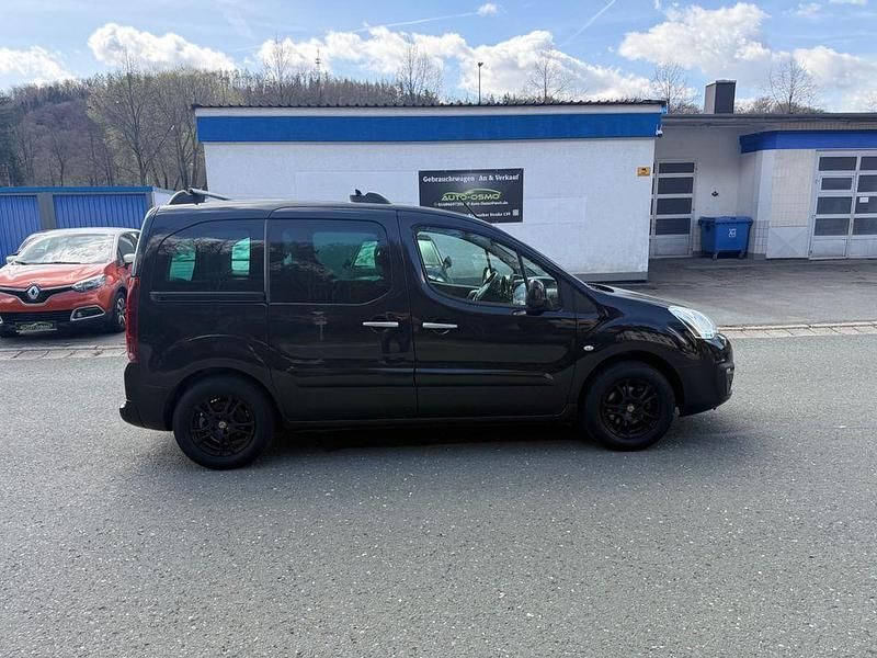 Gebraucht Citroën Berlingo SELECTION 99 PS (72 kW) 2016 Schwarz Van / Kleinbus
