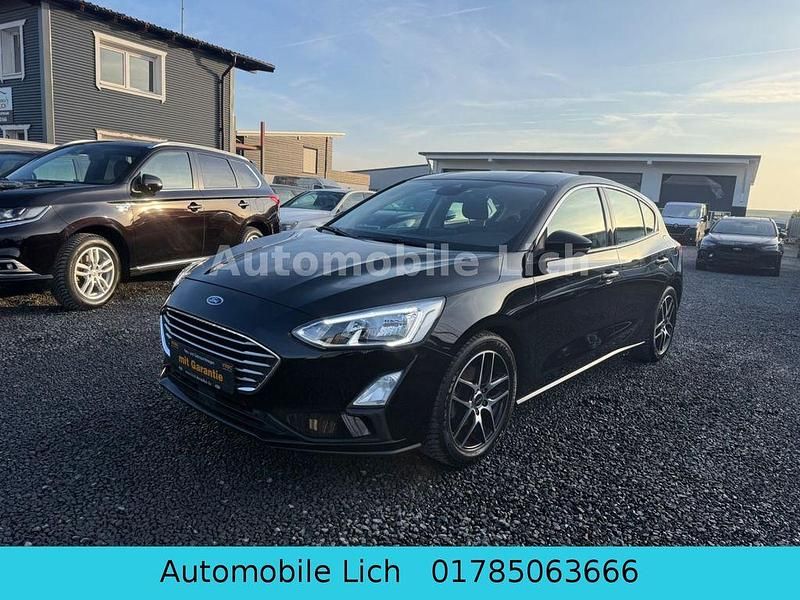 Schwarz Gebraucht 2018 Ford Focus Cool & Connect Limousine | 10.499 € (Fairer Preis) - Bild 1/4
