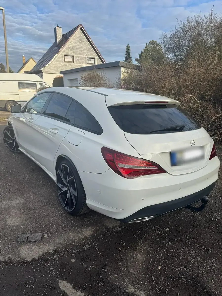 Gebraucht Mercedes CLA220 177 PS (130 kW) 2016 Weiß Limousine