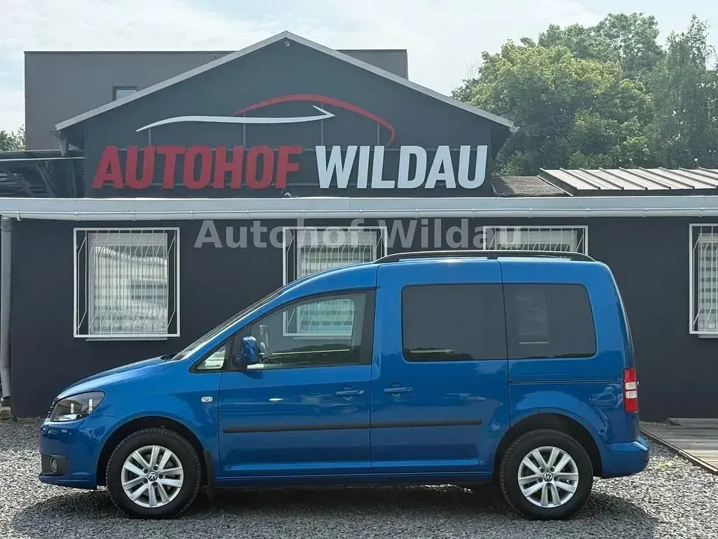 Gebraucht VW Caddy Comfortline 109 PS (80 kW) 2013 Blau Van / Kleinbus