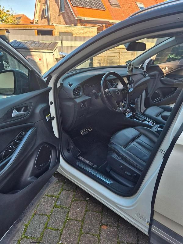 Weiß Gebraucht 2018 Opel Grandland X Ultimate SUV | 18.750 € - Bild 1/4