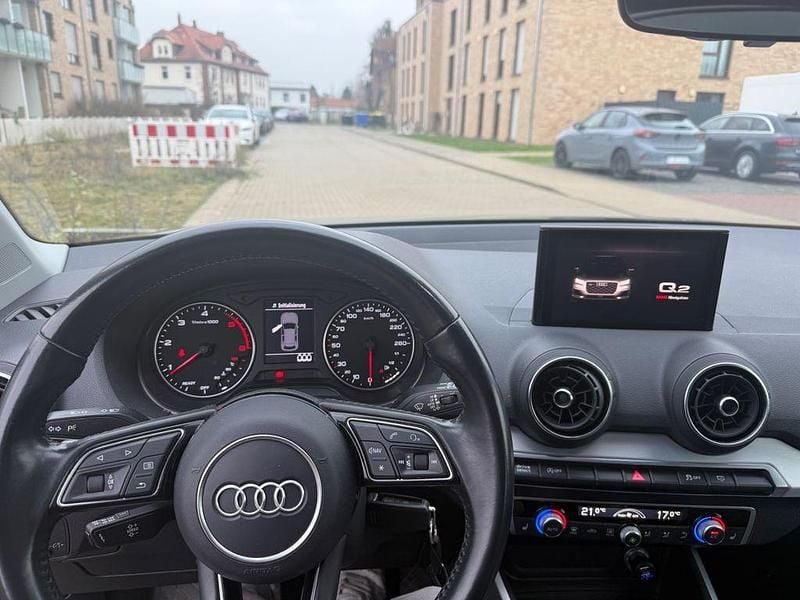 Gebraucht Audi Q2 S-Line 116 PS (85 kW) 2018 Grau SUV