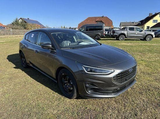 Neu Ford Focus Titanium X 155 PS (114 kW) 2026 Grau Limousine