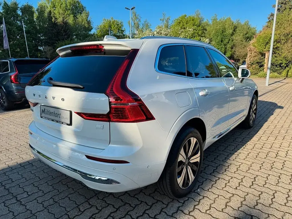 Gebraucht Volvo XC60 Plus 349 PS (256 kW) 2023 Weiß SUV