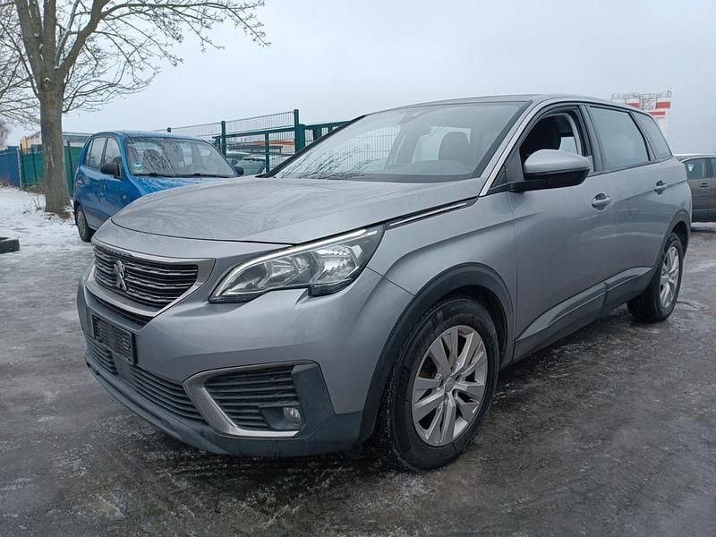 Gebraucht Peugeot 5008 Active 131 PS (96 kW) 2019 Grau SUV