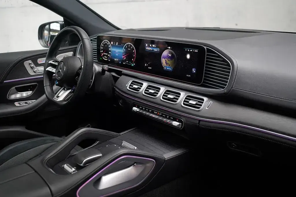 Gebraucht Mercedes GLE53 AMG AMG 435 PS (319 kW) 2025 Grau SUV