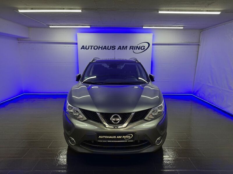 Grau Gebraucht 2017 Nissan Qashqai 360º SUV | 14.999 € (Fairer Preis) - Bild 1/4