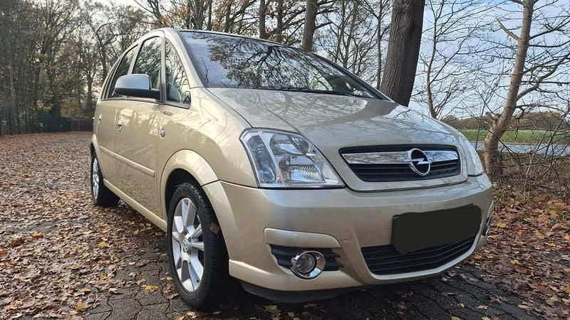 Silber Gebraucht 2008 Opel Adam Kleinwagen | 4.199 € - Bild 1/4