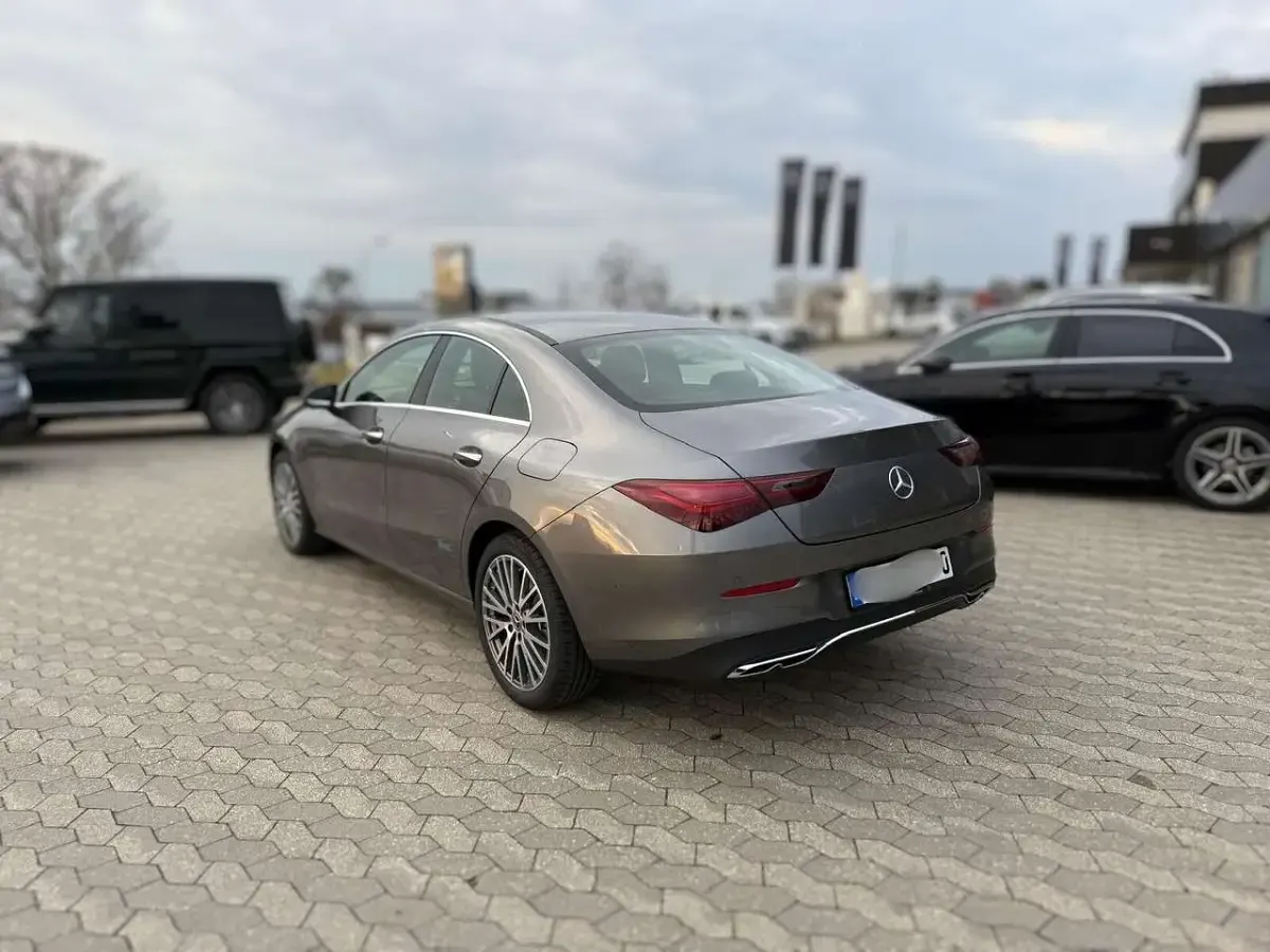 Gebraucht Mercedes CLA200 Progressive 163 PS (119 kW) 2025 Grau Coupé