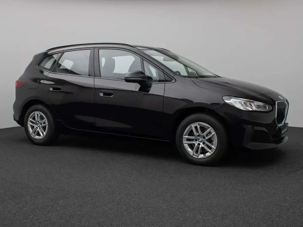 Gebraucht BMW 216 122 PS (89 kW) 2025 Schwarz 2668 Coupé
