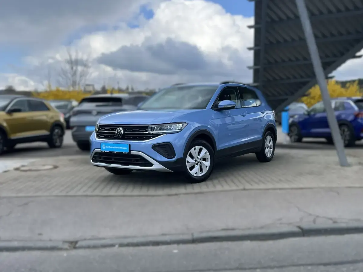 Gebraucht VW T-Cross Life 95 PS (69 kW) 2024 Clear blue metallic SUV