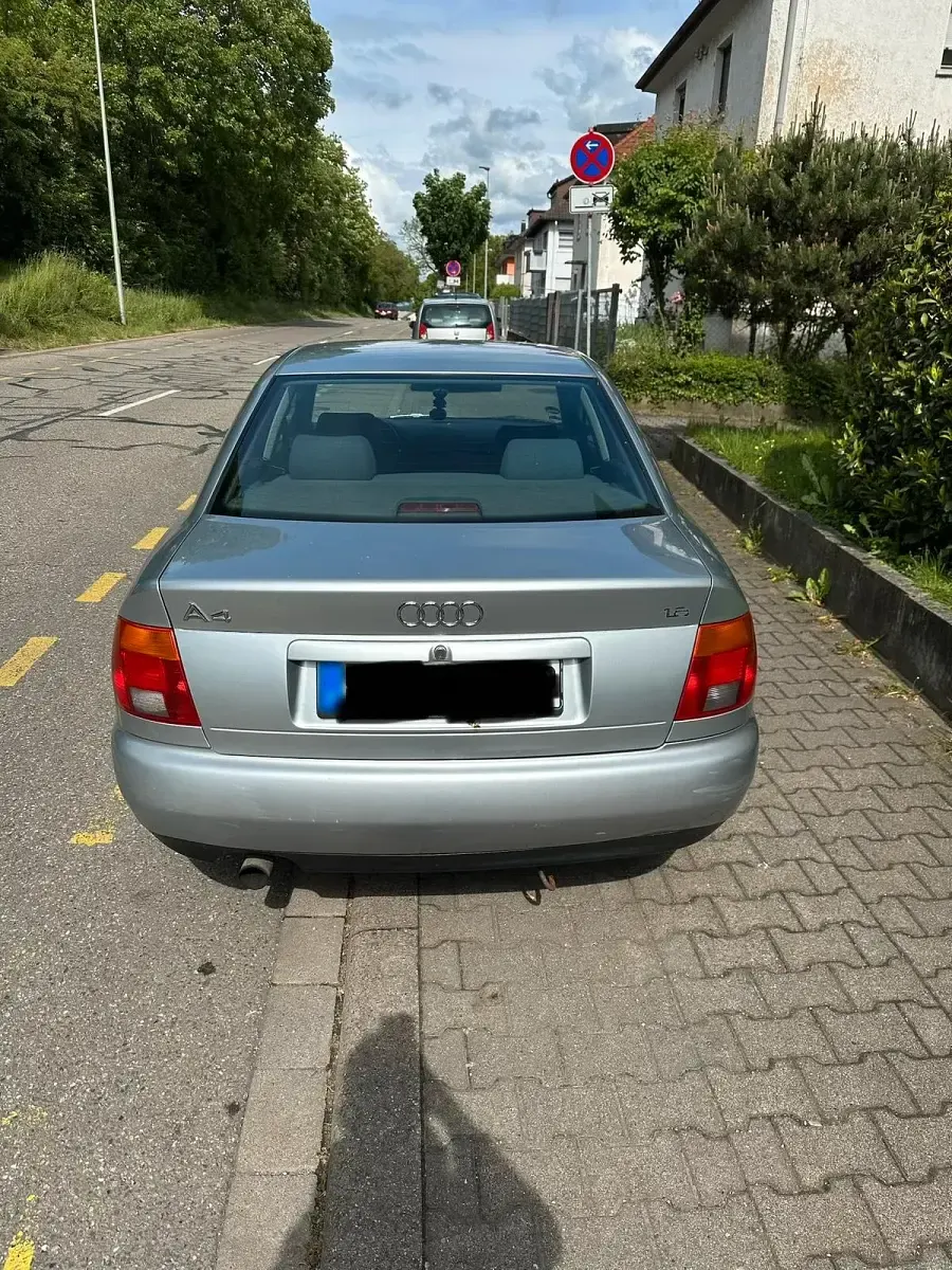 Gebraucht Audi A4 Basis 125 PS (91 kW) 1996 Silber Limousine