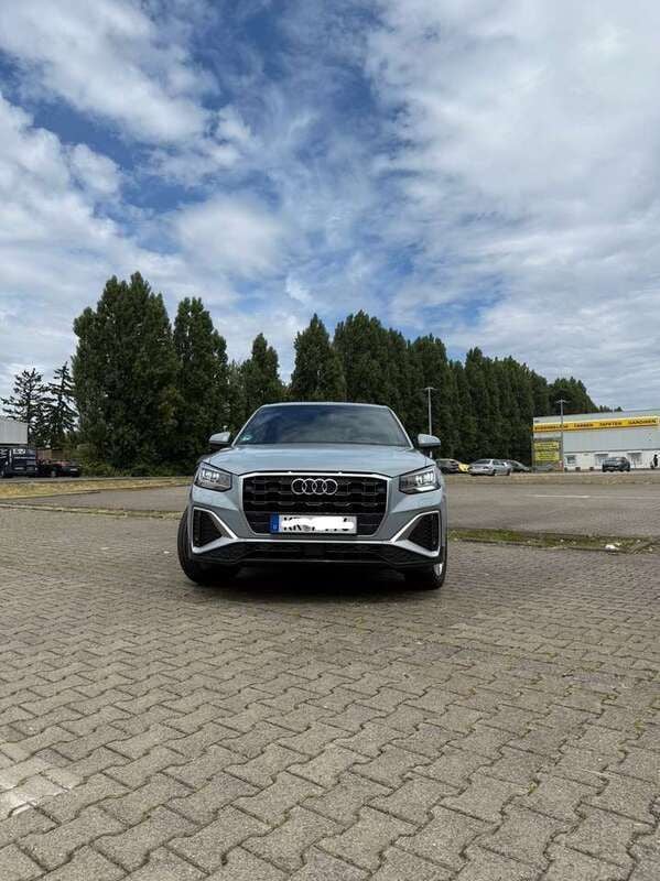 Grau Gebraucht 2021 Audi Q2 S-Line SUV | 22.222 € (Superpreis) - Bild 1/4