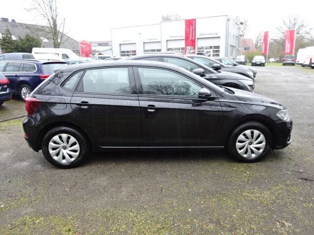 Gebraucht VW Polo Life 95 PS (69 kW) 2023 Deep black perleffekt Limousine