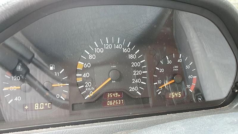 Gebraucht Mercedes C240 Elegance 170 PS (125 kW) 2000 Silber Limousine