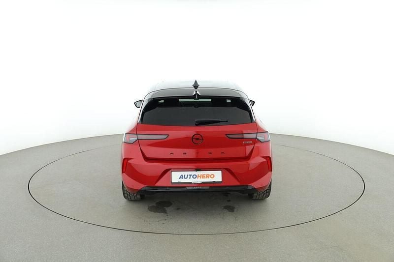 Usata Opel Astra Ultimate 136 CV (100 kW) 2024 Rosso Utilitaria
