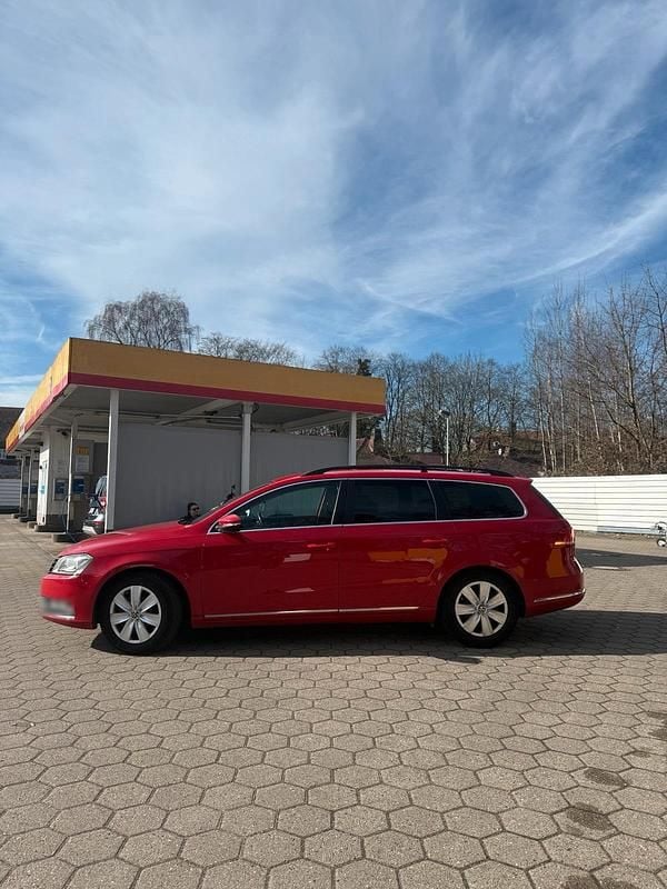 Gebraucht VW Passat 170 PS (125 kW) 2011 Rot Kombi