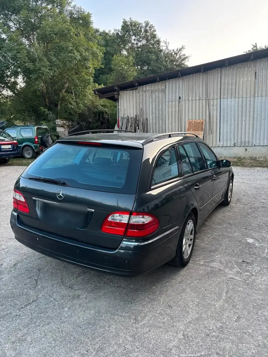 Gebraucht Mercedes E320 Avantgarde 224 PS (164 kW) 2004 Grau Kombi
