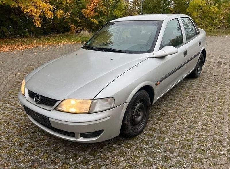 Silber Gebraucht 1997 Opel Vectra Limousine | 790 € (Guter Preis) - Bild 1/4