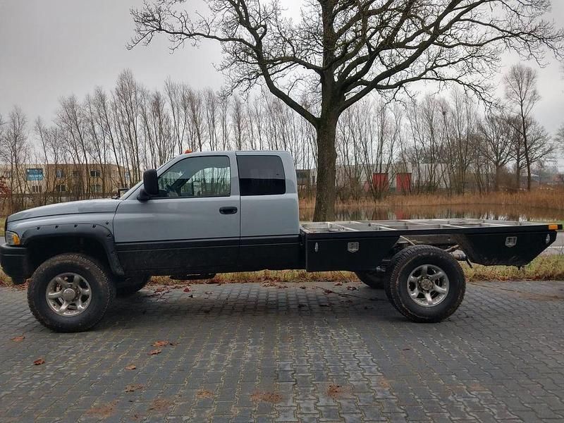 Grau Gebraucht 1998 Dodge Ram Abholung | 22.999 € - Bild 1/4